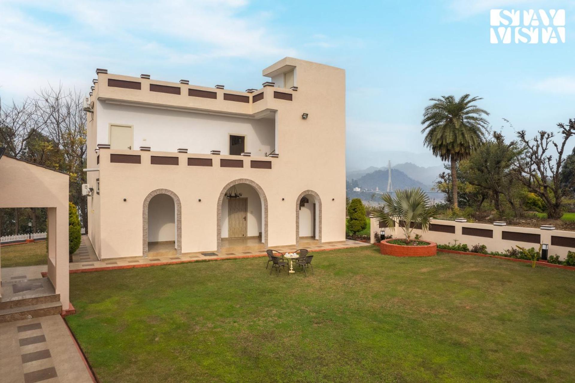 Stayvista'S Lake Pearl Serenity - Riverside, Mountain-View Villa With Jacuzzi, Sprawling Lawn & Terrace Dhar Khurd Exterior photo